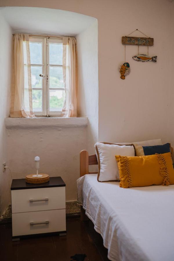 White Shutters House Villa Risan Luaran gambar